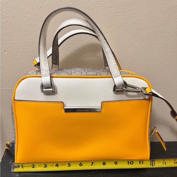 GORGEOUS Yellow/Orange CLAVIN KLEIN Purse 💛 - Picture 7 of 8